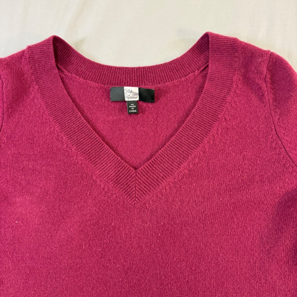 Cashmere Saks Fifth Avenue V-Neck Long Sleeve Sweater Berry‎ XS absolute beauty - Picture 7 of 16